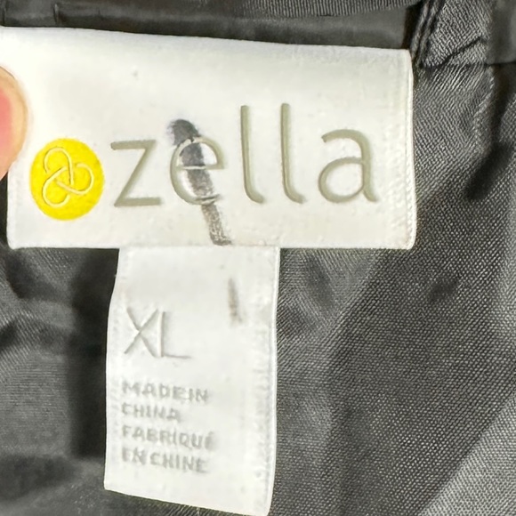 NEW Nordstrom Zella Quilted Bomber Jacket Black Size XL Lightweight Coat Puffer - Picture 6 of 15